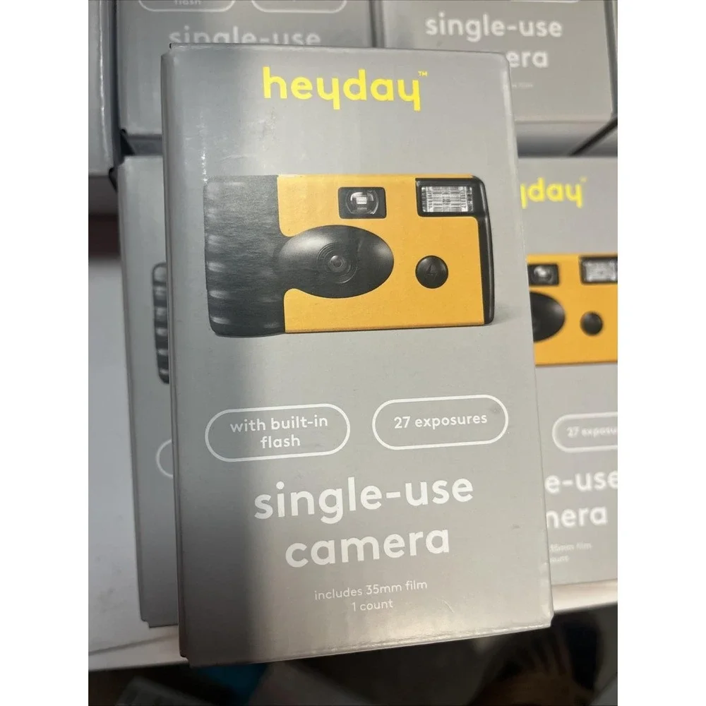 x8 Heyday Single-Use Disposable Camera Built-in Flash 27 Expos 35mm Film Wedding
